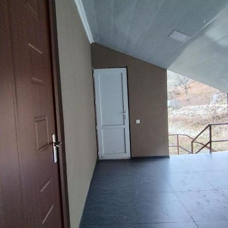 Апартаменты Lika'S Sweet House Katskhi Экстерьер фото